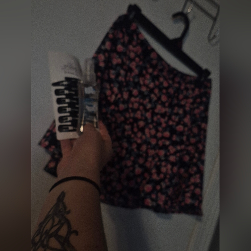 Divided H&M Skirt With Hair Clips And Body Fragrance Spray